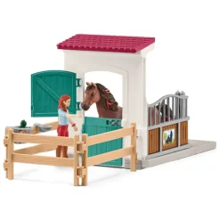 Horse Box with Hannah & Cayenne