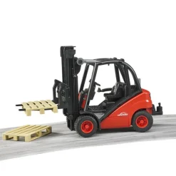 Linde Fork Lift Truck & Pallets