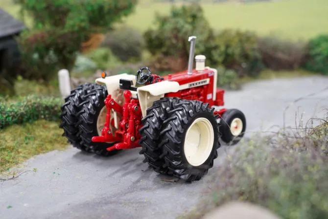 Prestige Collection Case IH Farmall 1206