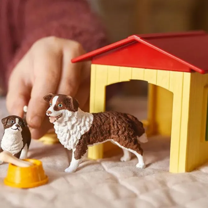 Schleich Friendly Dog House